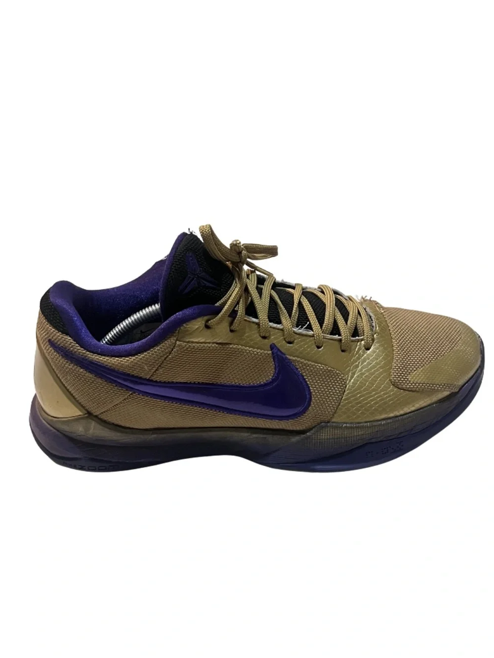 Nike Kobe 5 Protro x Undefeated Hall of Fame Size 12.5 DA6809-700 Gold